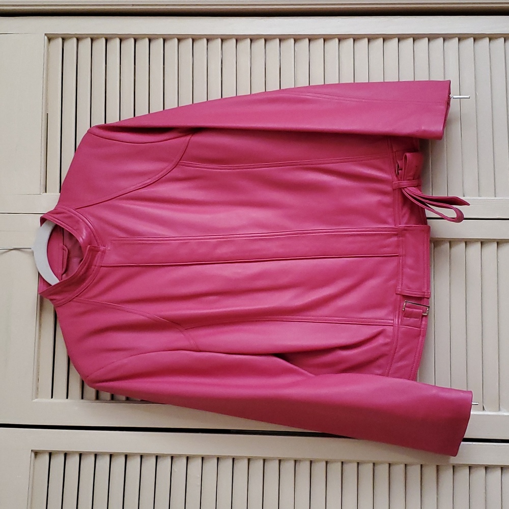 Brand new LAMBS LEATHER Bomber style jacket.